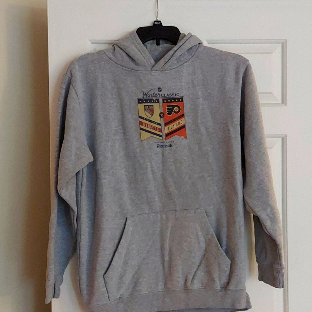 2012 NHL Winter Classic hoodie